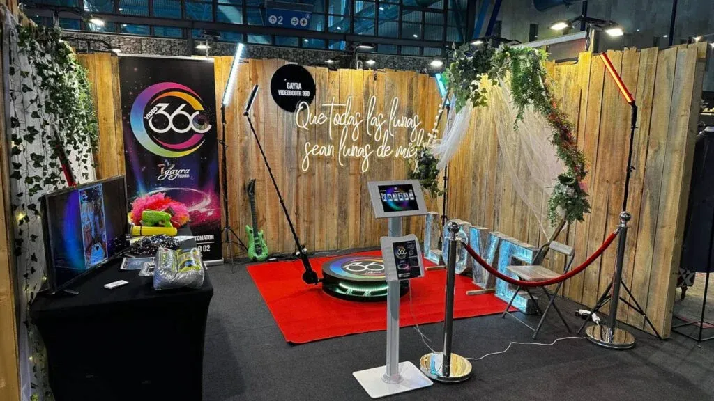 Fotomatón Granada | Alquiler Fotomatón 360° - Gayra