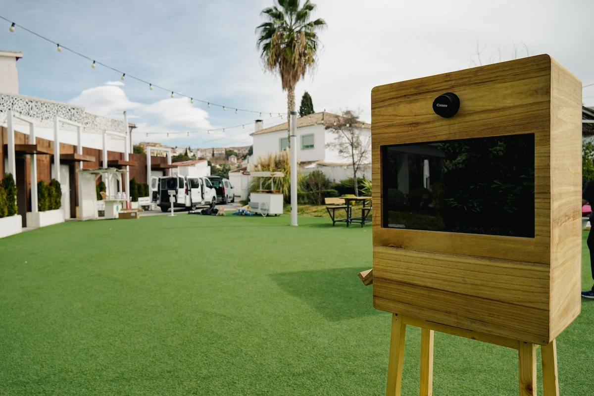 Alquilar fotomatón para eventos en Granada